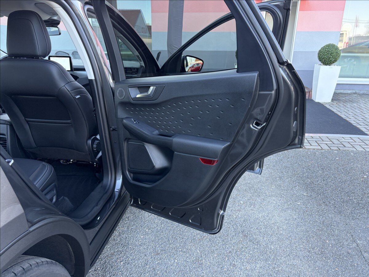 Ford Kuga SUV / Terénní 2,5 l 165 kw