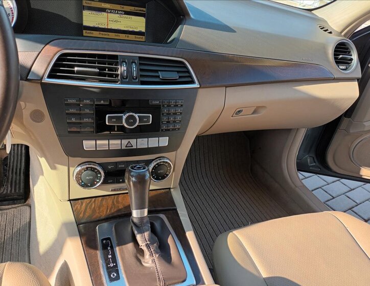 Mercedes-Benz Třídy C Kombi 2,1 l 100 kw