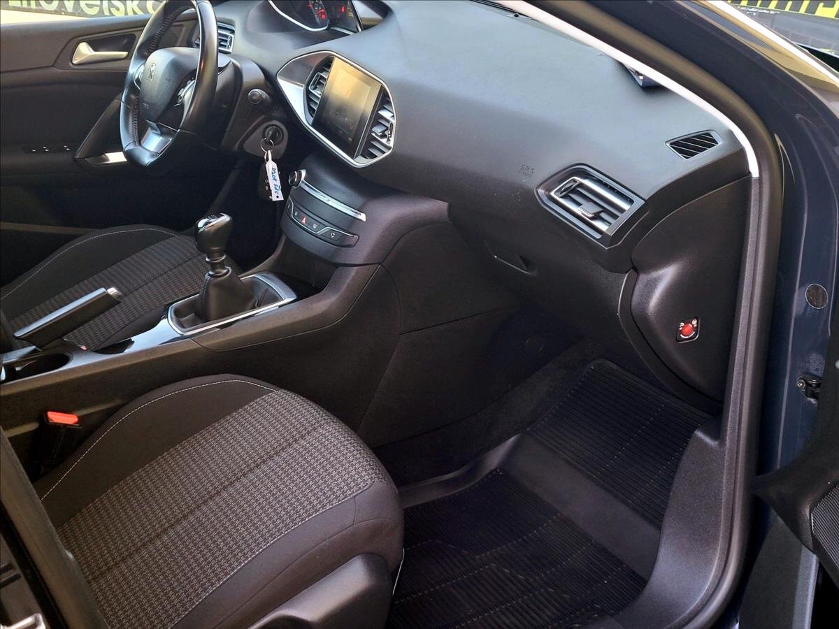 Peugeot 308 Hatchback 1,5 l 75 kw