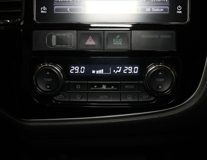 Mitsubishi Outlander SUV 2,0 l 110 kw