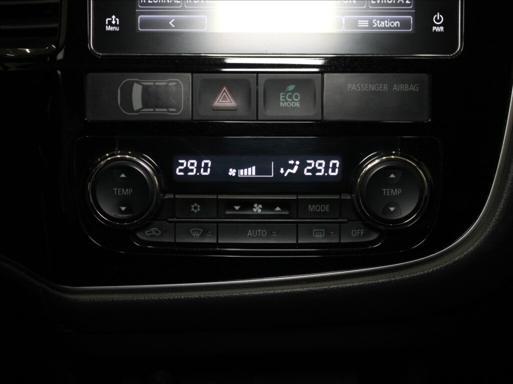 Mitsubishi Outlander SUV 2,0 l 110 kw