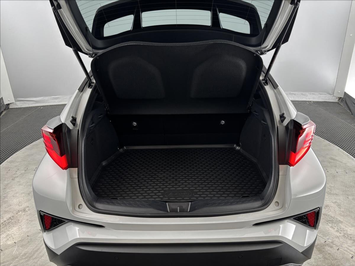 Toyota C-HR SUV 2,0 l 135 kw