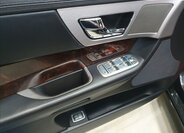 Jaguar XF Sedan / Limuzína 3,0 l 202 kw