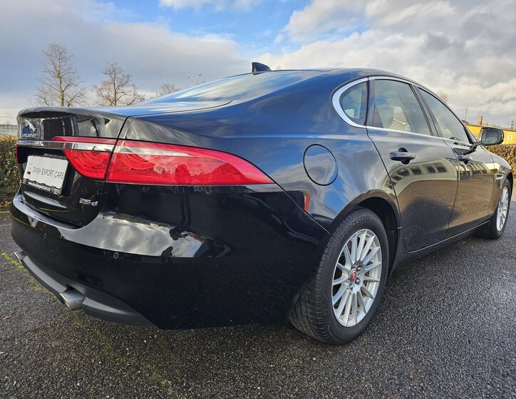 Jaguar XF Sedan 2,0 l 177 kw
