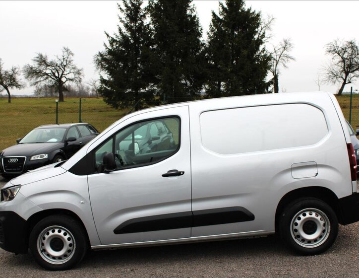 Peugeot Partner 8