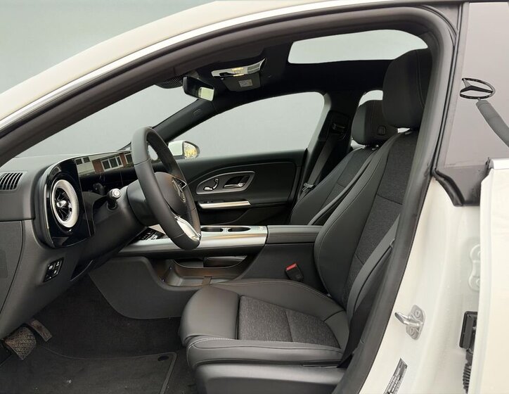 Mercedes-Benz CLA Sedan / Limuzína 1,3 l 120 kw