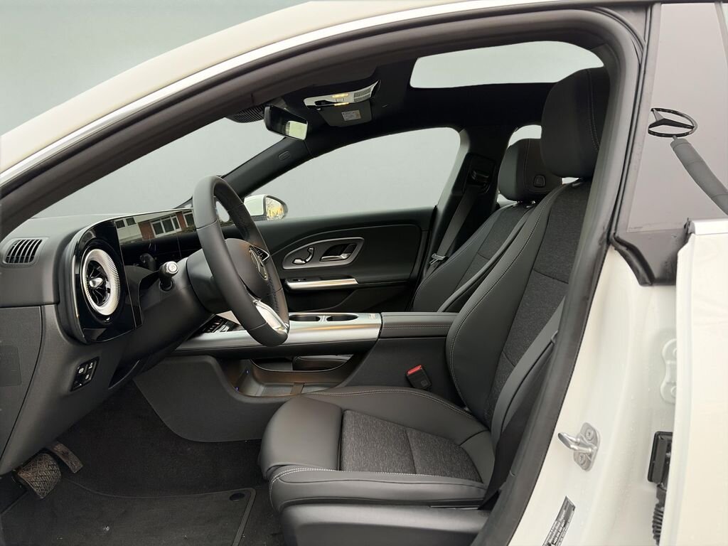 Mercedes-Benz CLA Sedan / Limuzína 1,3 l 120 kw