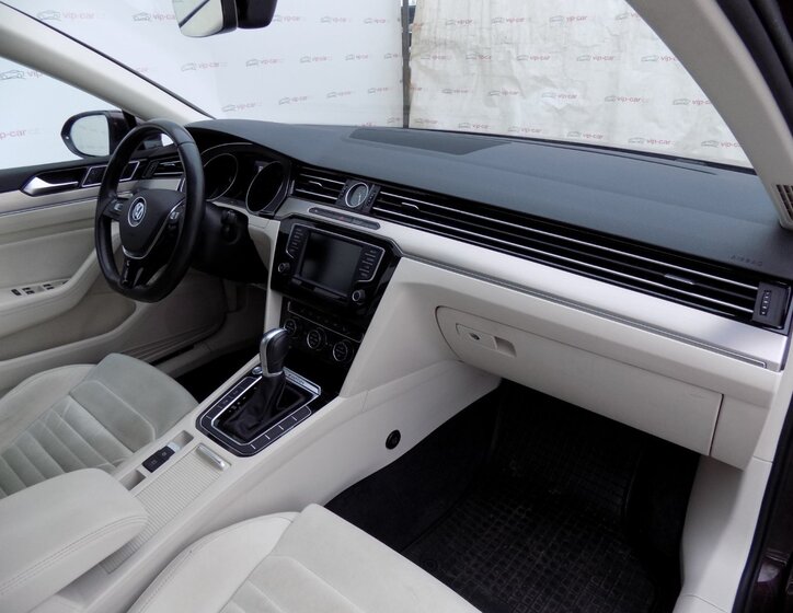 Volkswagen Passat Sedan 2,0 l 140 kw