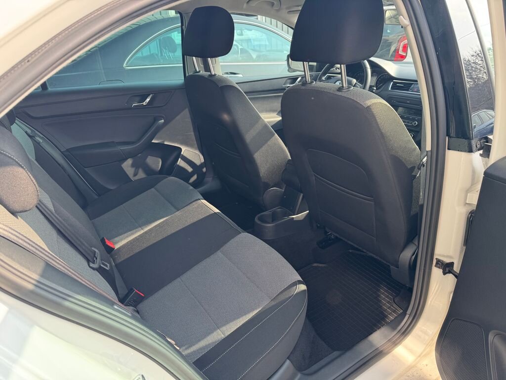 Škoda Rapid Sedan / Limuzína 1,6 l 77 kw