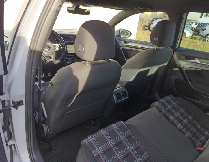 Volkswagen Golf Hatchback 2,0 l 180 kw