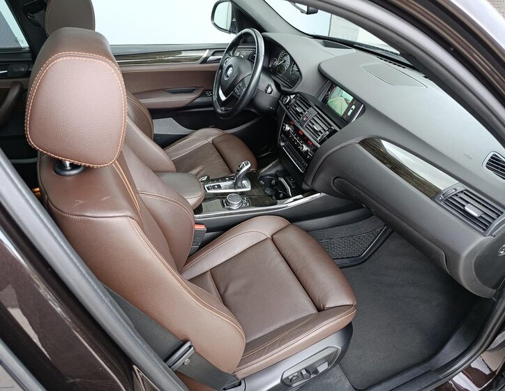 BMW X3 SUV / Terénní 3,0 l 230 kw