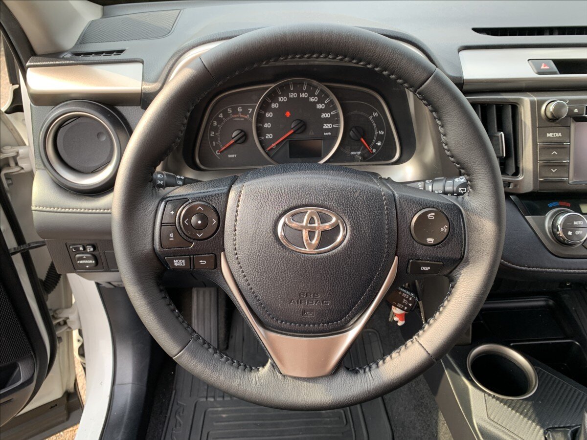 Toyota RAV4 SUV / Terénní 2,2 l 110 kw