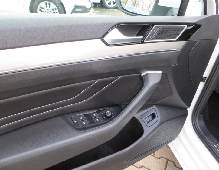 Volkswagen Passat Kombi 1,5 l 110 kw