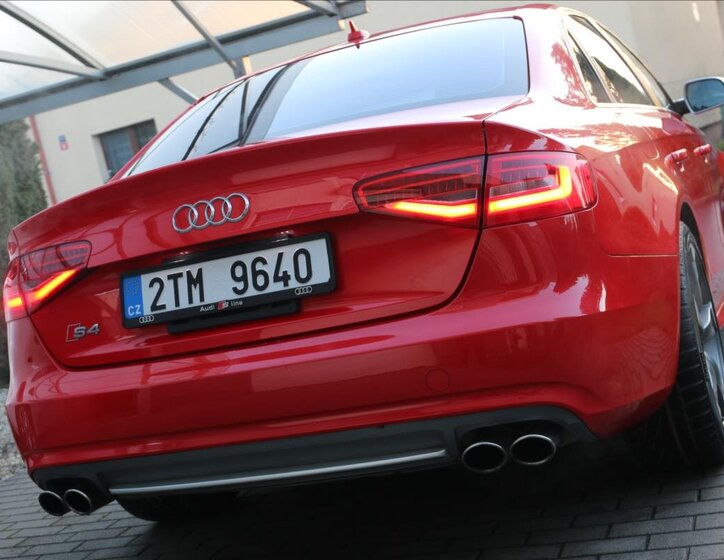 Audi S4 11