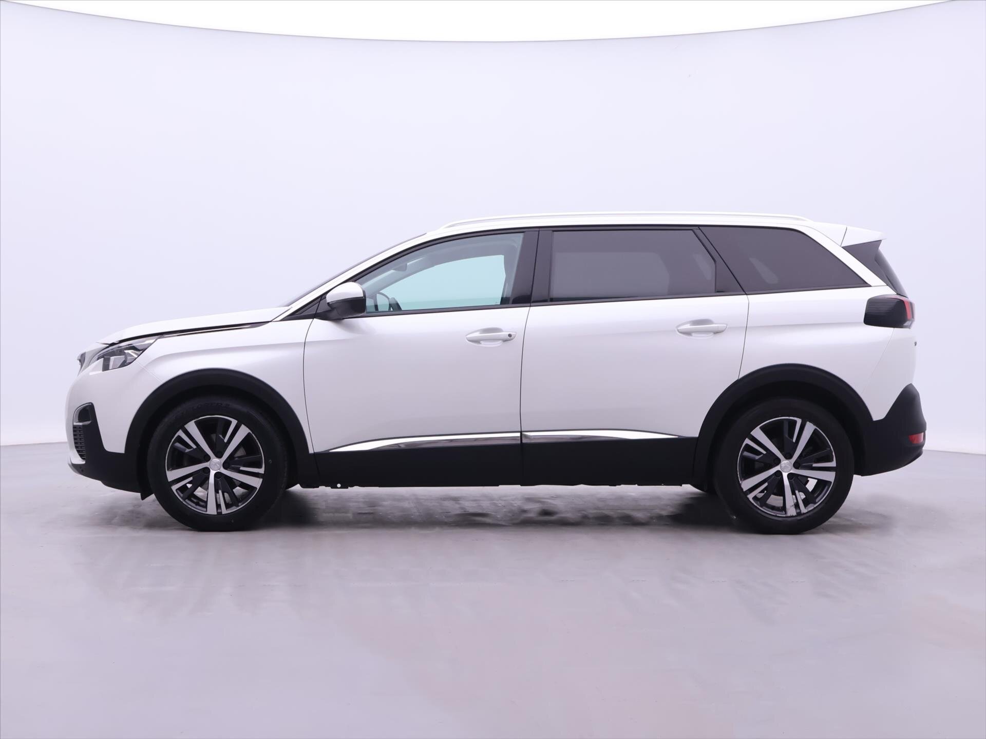 Peugeot 5008 SUV 1,2 l 96 kw