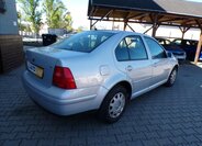 Volkswagen Bora Sedan / Limuzína 1,6 l 74 kw
