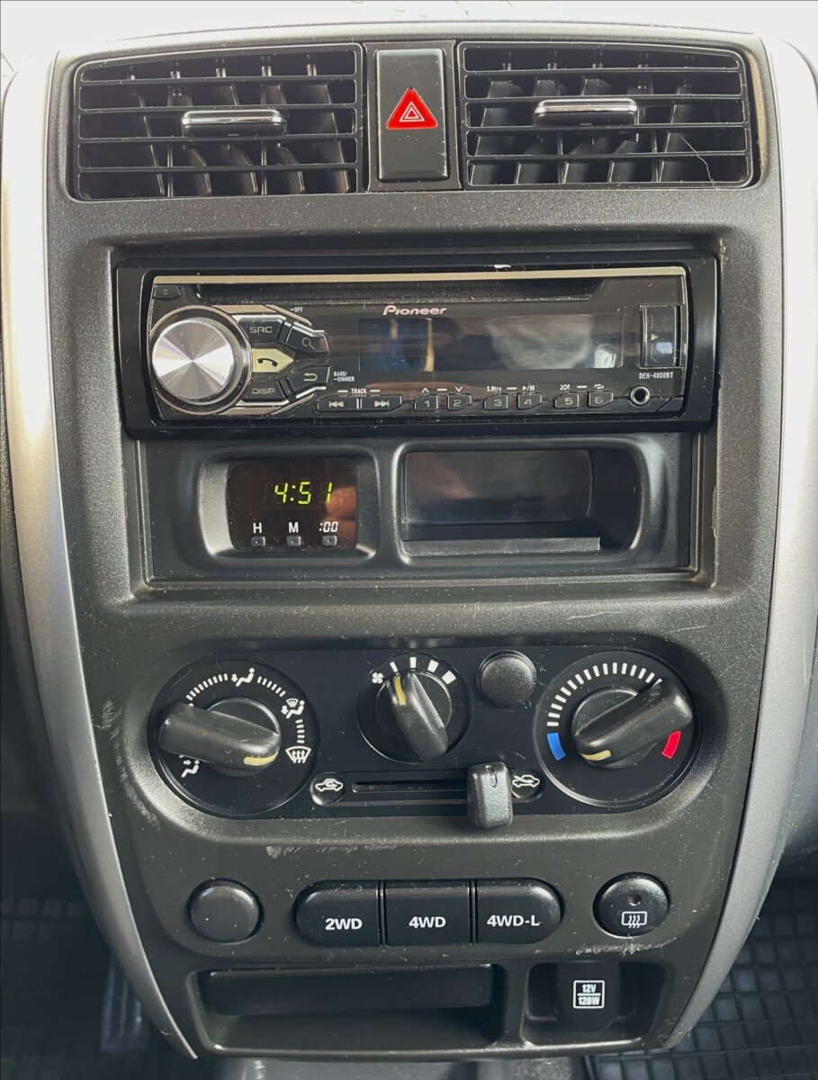 Suzuki Jimny SUV / Terénní 1,3 l 63 kw