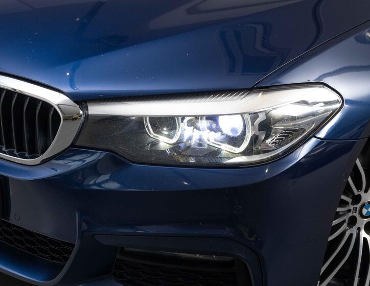 BMW Řada 5 Kombi 3,0 l 195 kw