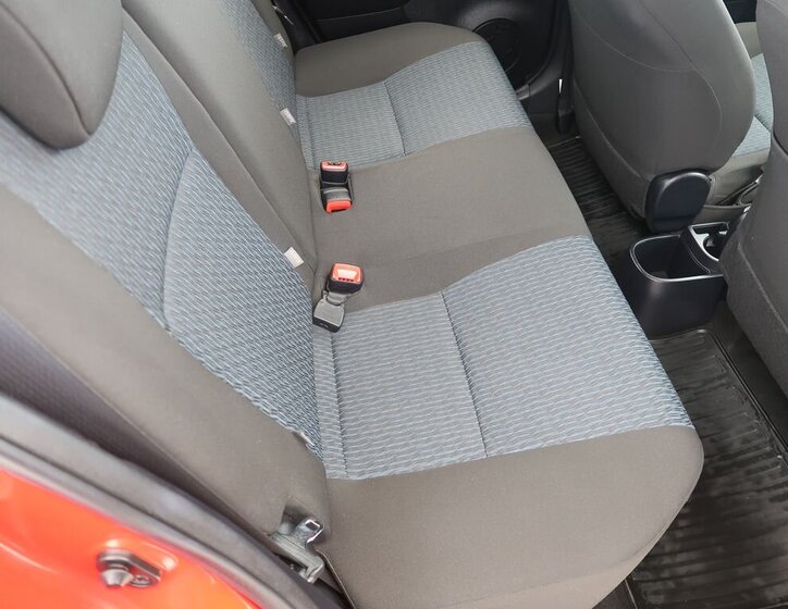 Toyota Yaris 12