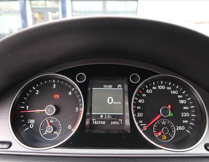 Volkswagen Passat Kombi 2,0 l 103 kw