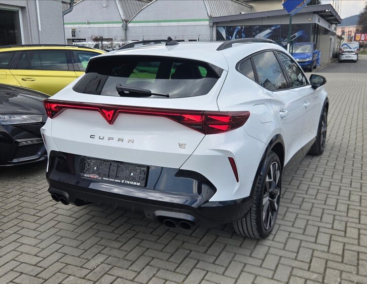 Cupra Formentor SUV / Terénní 2,0 l 245 kw
