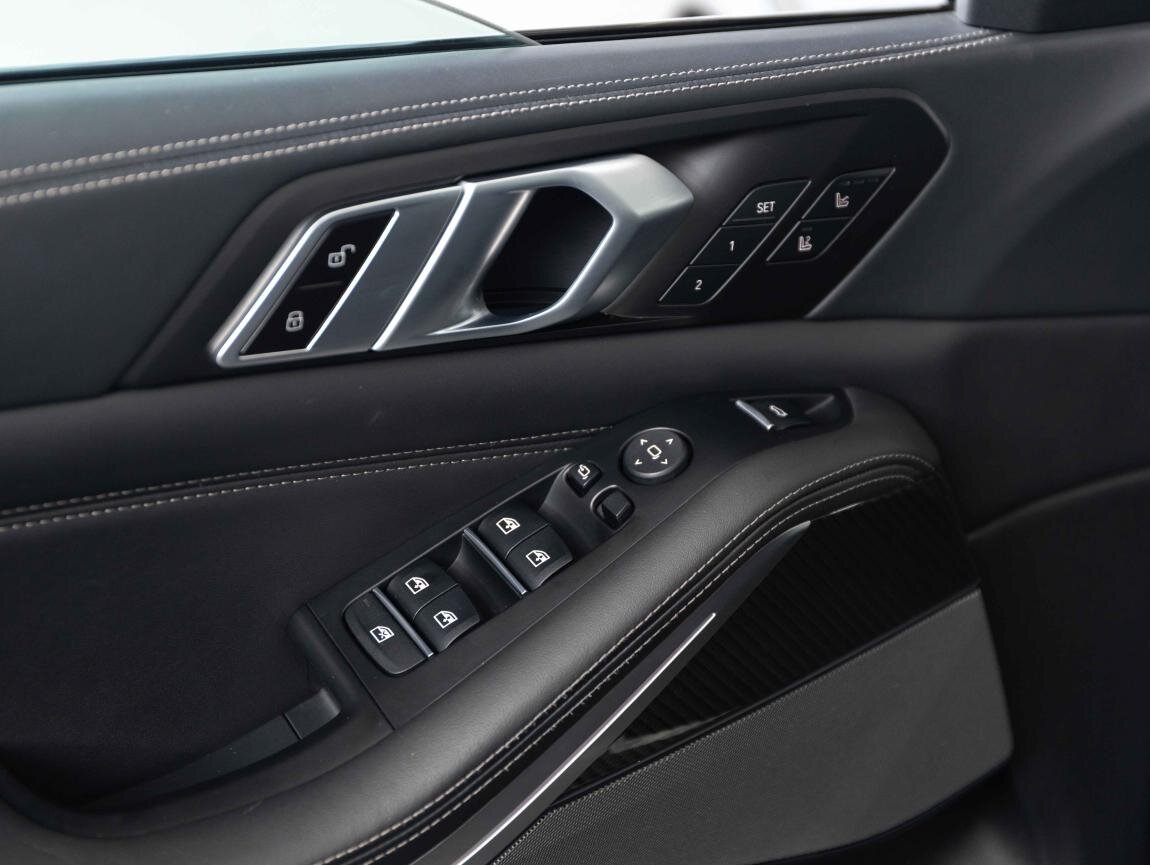 BMW X5 SUV / Terénní 4,4 l 390 kw