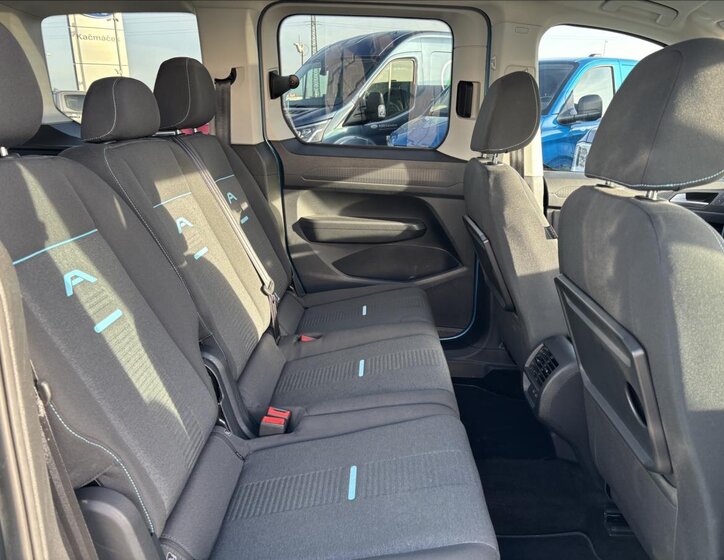 Ford Tourneo Connect MPV 1,5 l 110 kw