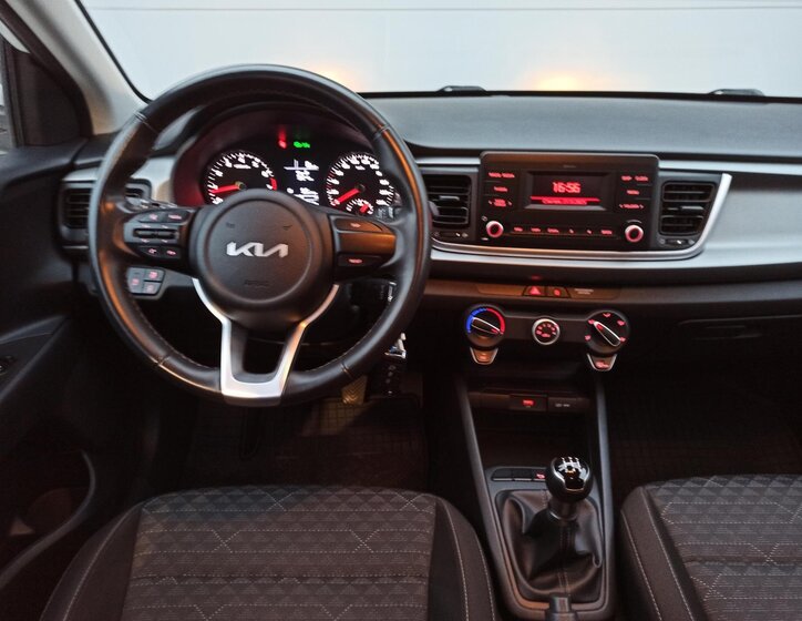 KIA Rio 17