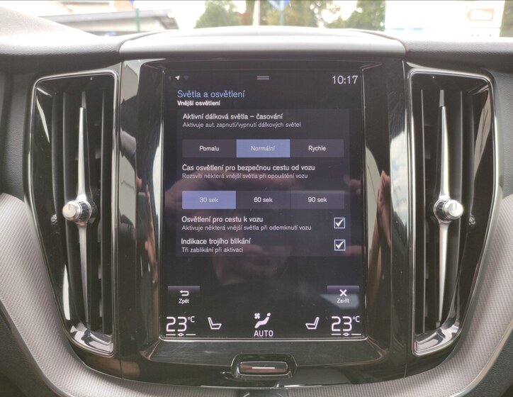 Volvo XC60 SUV / Terénní 2,0 l 140 kw