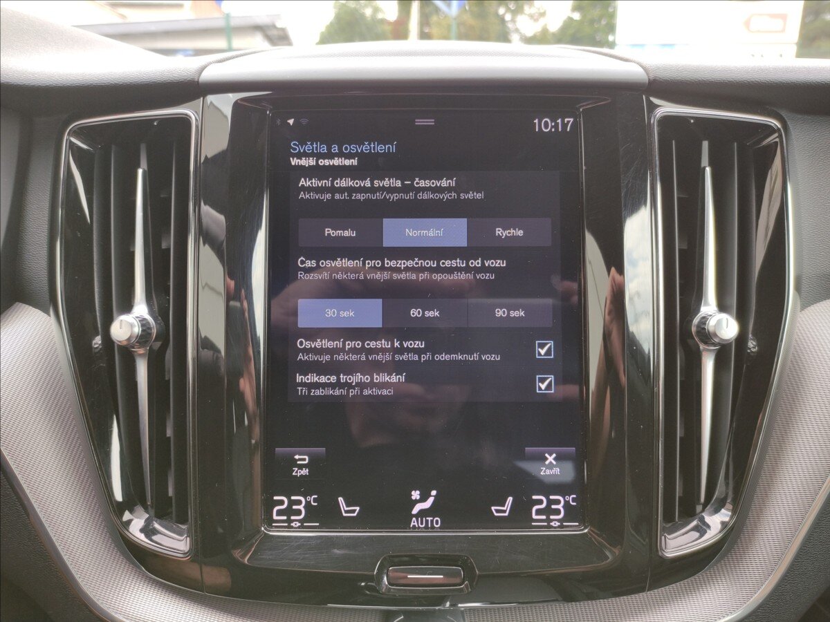 Volvo XC60 SUV / Terénní 2,0 l 140 kw