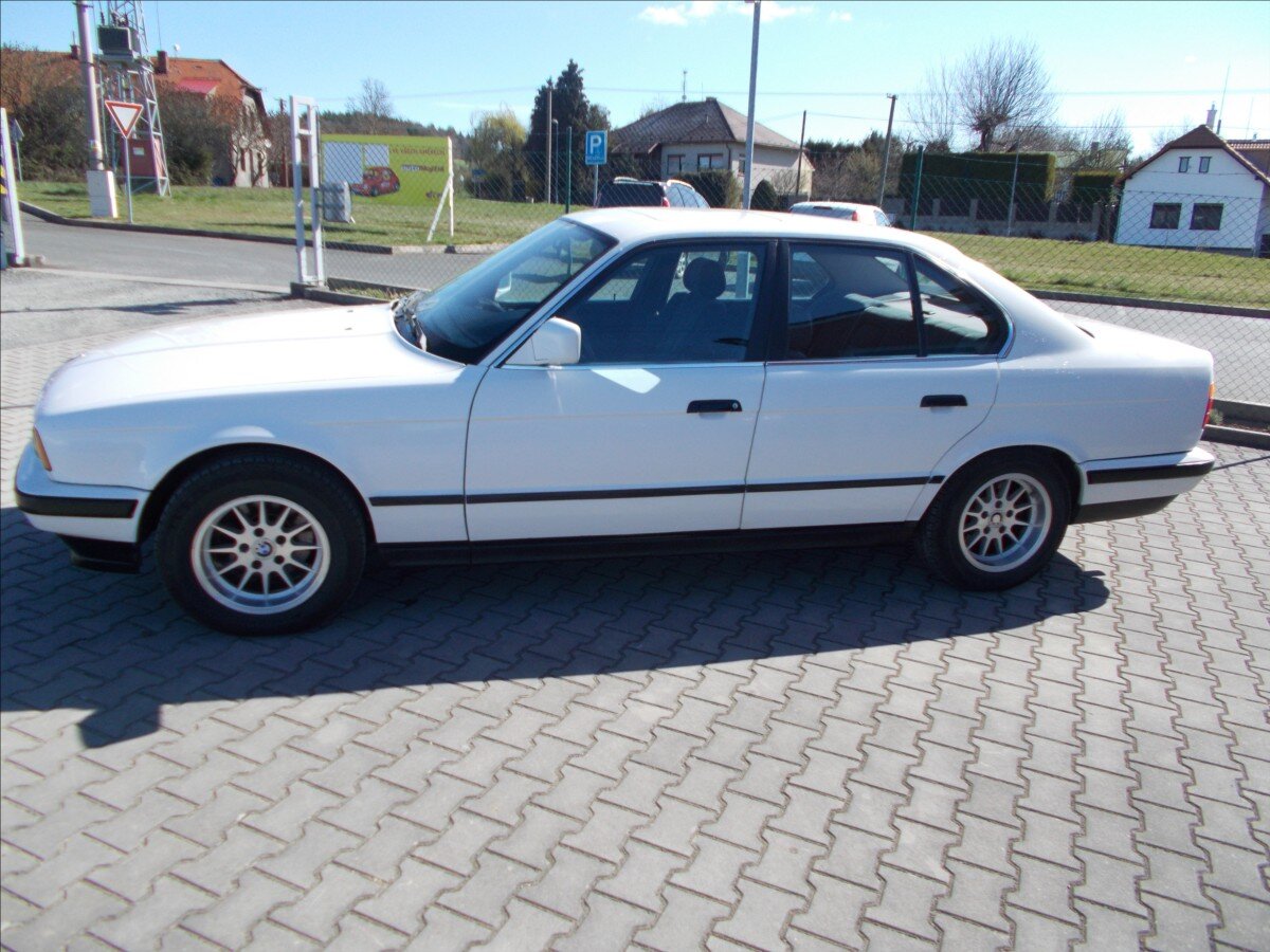 BMW Řada 5 Sedan / Limuzína 2,0 l 95 kw
