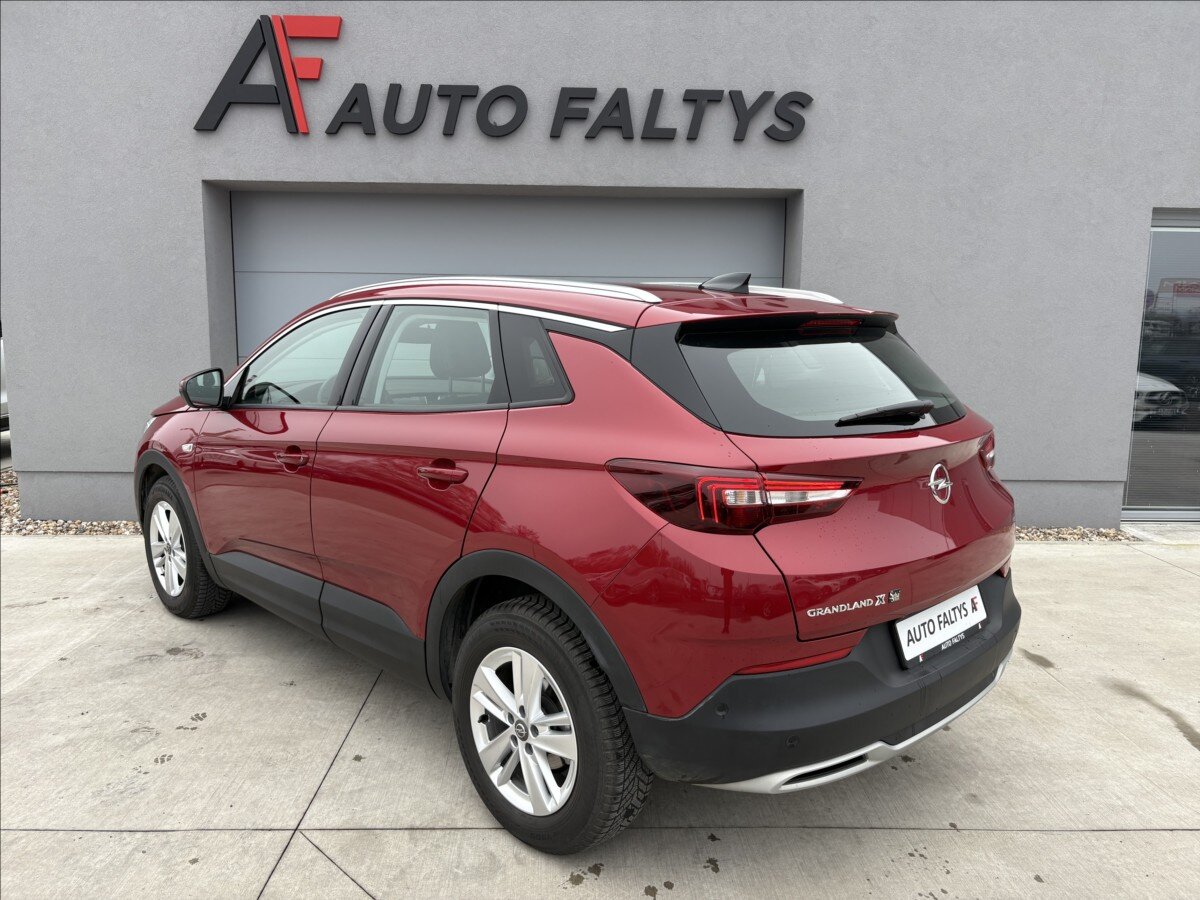 Opel Grandland X Sedan / Limuzína 1,2 l 96 kw