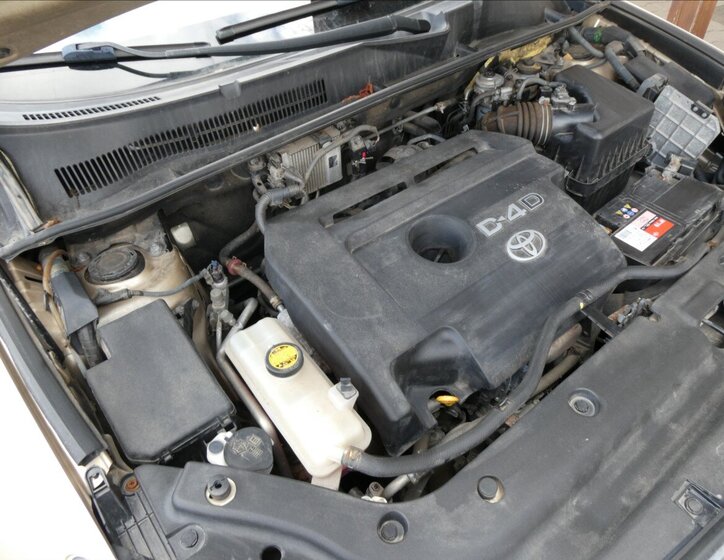 Toyota RAV4 SUV / Terénní 2,2 l 110 kw