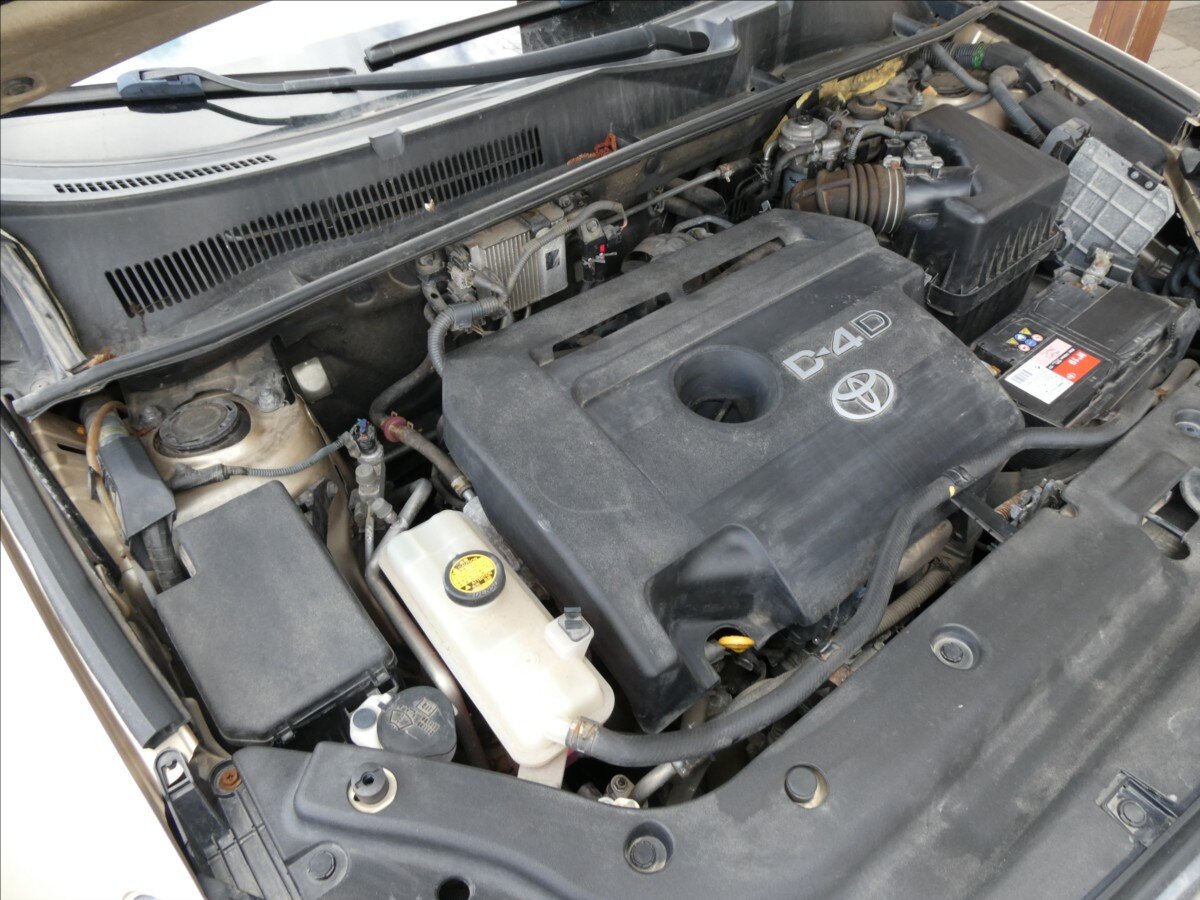 Toyota RAV4 SUV / Terénní 2,2 l 110 kw