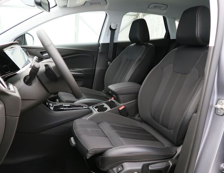 Opel Grandland SUV 1,2 l 96 kw