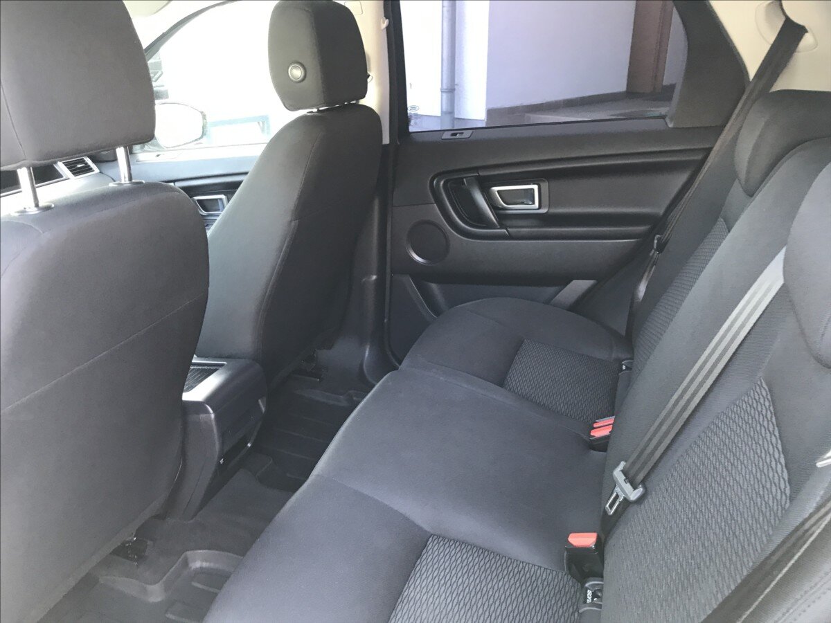 Land Rover Discovery Sport SUV / Terénní 2,0 l 110 kw