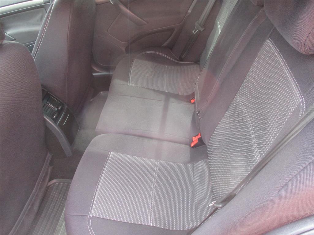 Škoda Octavia Sedan / Limuzína 1,6 l 75 kw