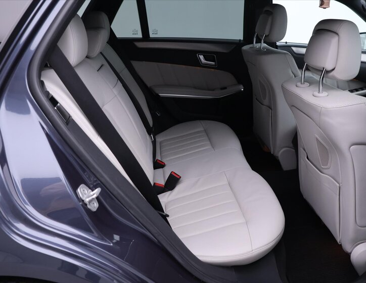 Mercedes-Benz Třídy E Kombi 3,0 l 185 kw