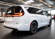 Chrysler Pacifica MPV 3,6 l 221 kw