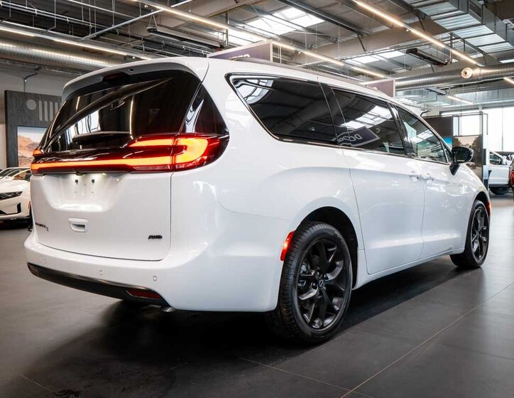 Chrysler Pacifica MPV 3,6 l 221 kw