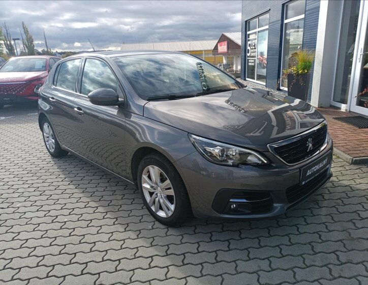 Peugeot 308 Hatchback 1,2 l 81 kw