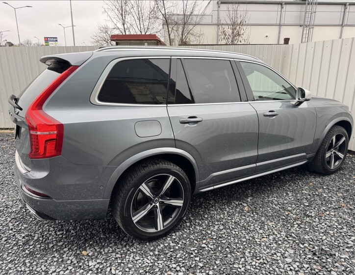 Volvo XC90 13