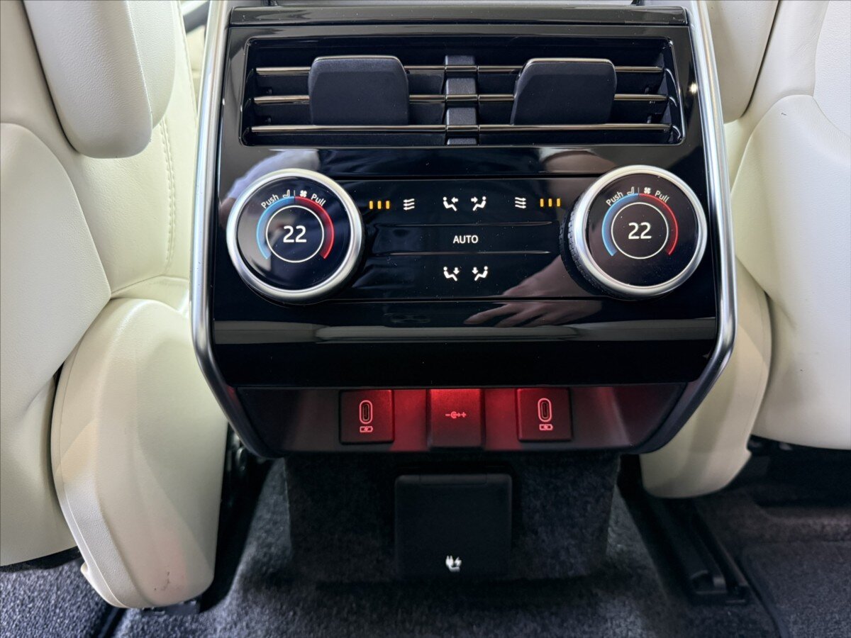 Land Rover Range Rover SUV / Terénní 4,4 l 390 kw