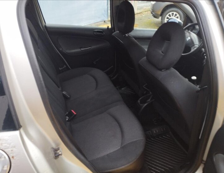 Peugeot 206 9