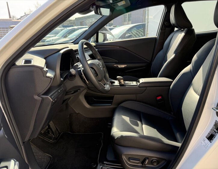 Lexus LBX SUV 1,5 l 67 kw