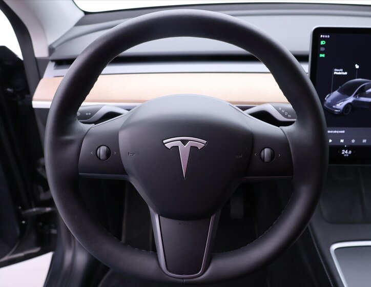 Tesla Model Y SUV / Terénní 0,0 258 kw