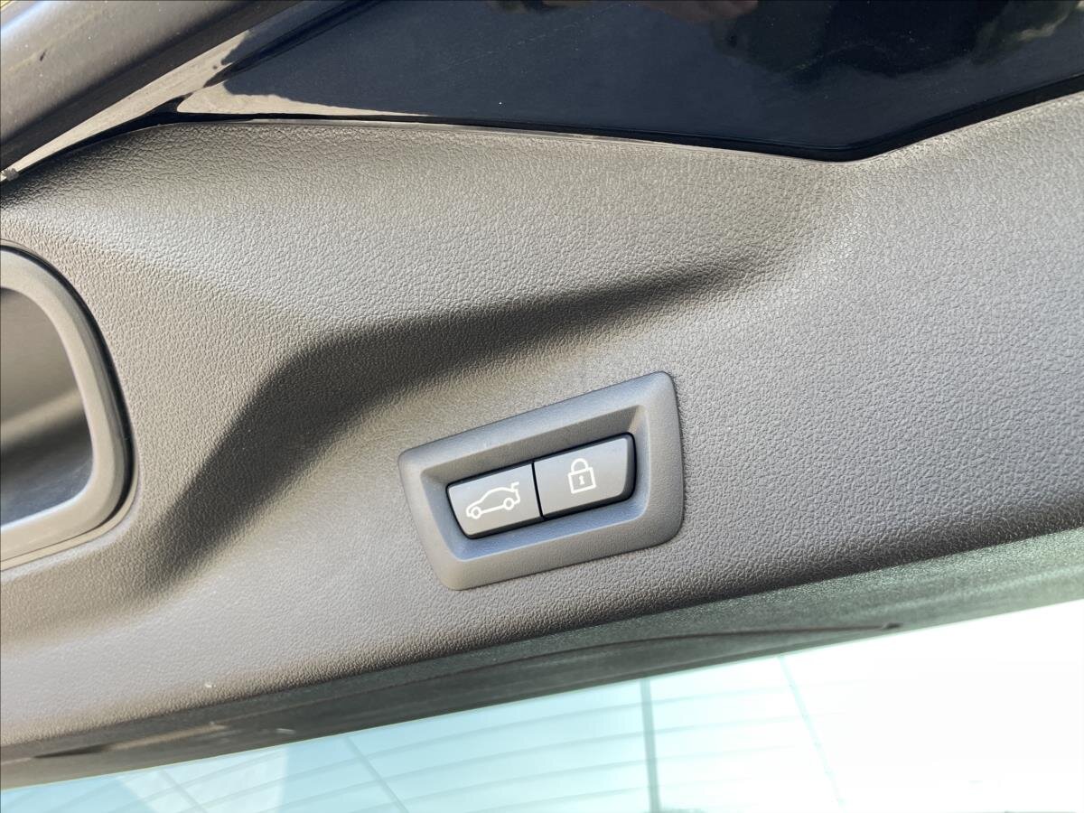 BMW X7 SUV / Terénní 3,0 l 195 kw