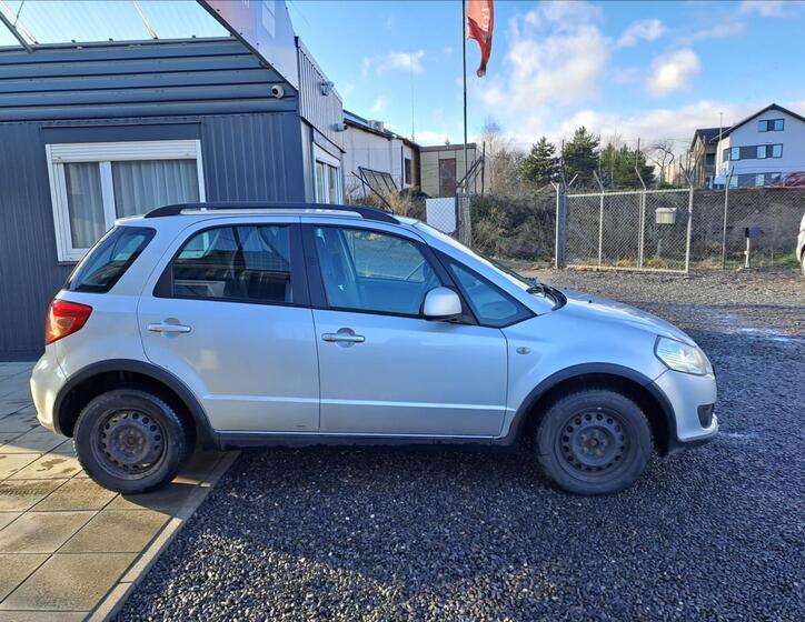 Suzuki SX4 13
