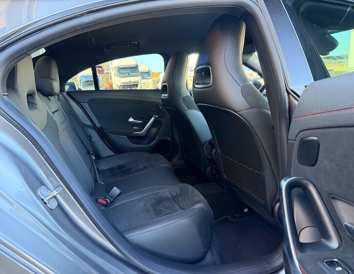 Mercedes-Benz CLA Sedan / Limuzína 2,0 l 110 kw