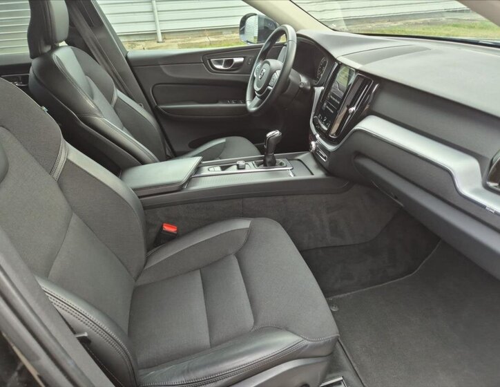 Volvo XC60 SUV / Terénní 2,0 l 110 kw